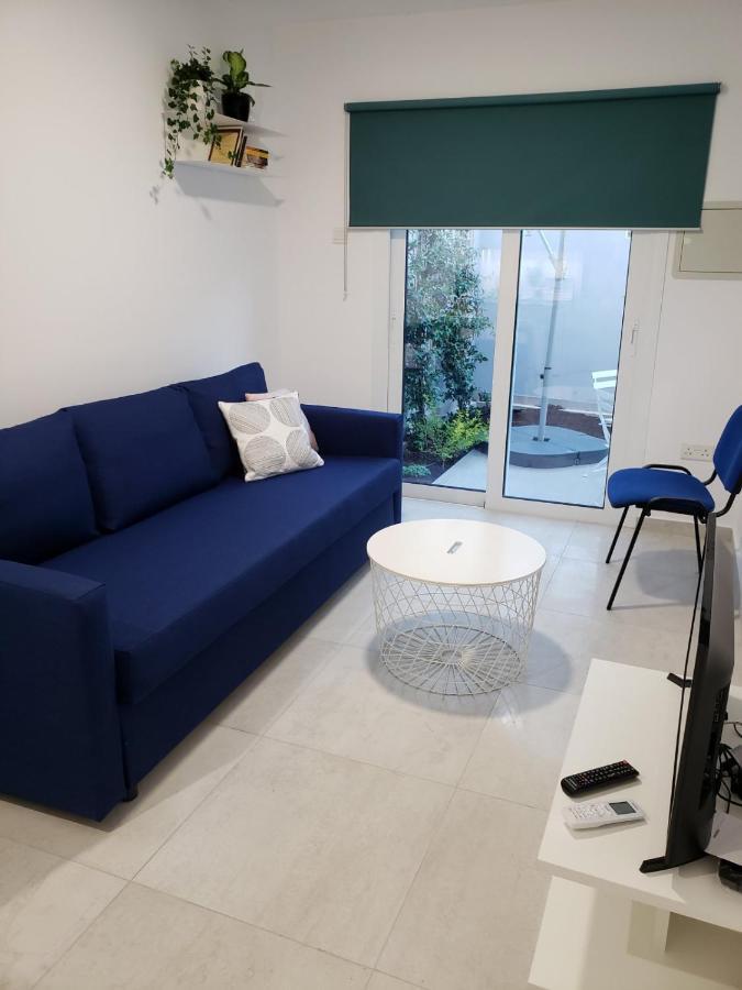 Modern & Cozy Studio W/ Backyard Near City Center ลิมาซอล ภายนอก รูปภาพ