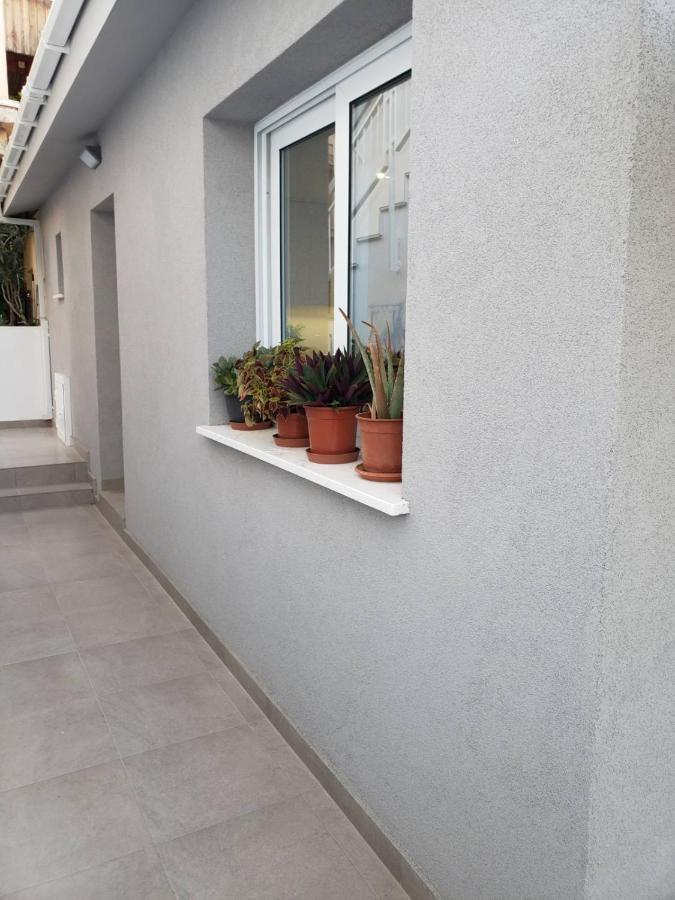 Modern & Cozy Studio W/ Backyard Near City Center ลิมาซอล ภายนอก รูปภาพ