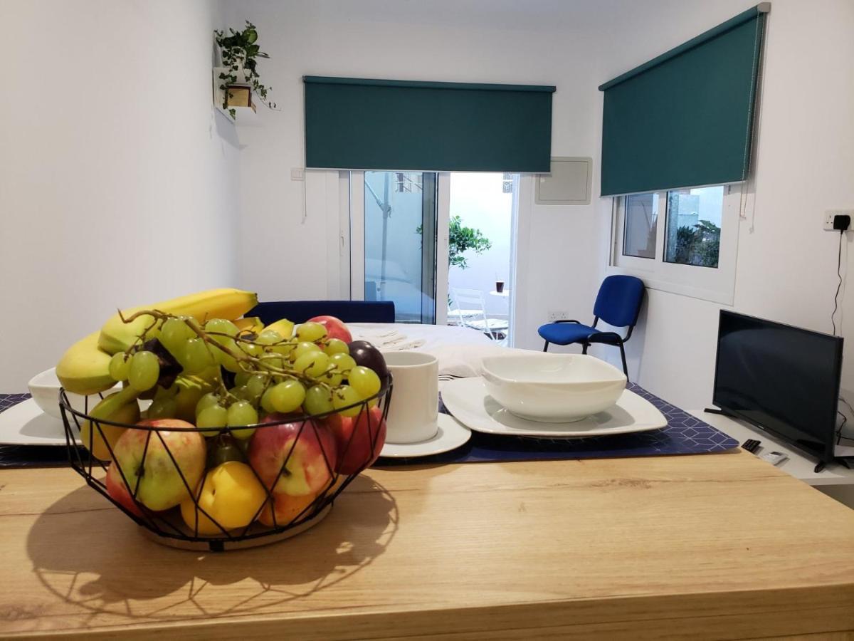 Modern & Cozy Studio W/ Backyard Near City Center ลิมาซอล ภายนอก รูปภาพ