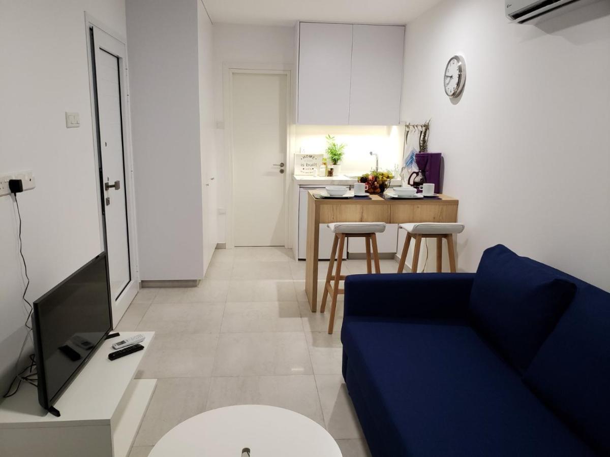 Modern & Cozy Studio W/ Backyard Near City Center ลิมาซอล ภายนอก รูปภาพ